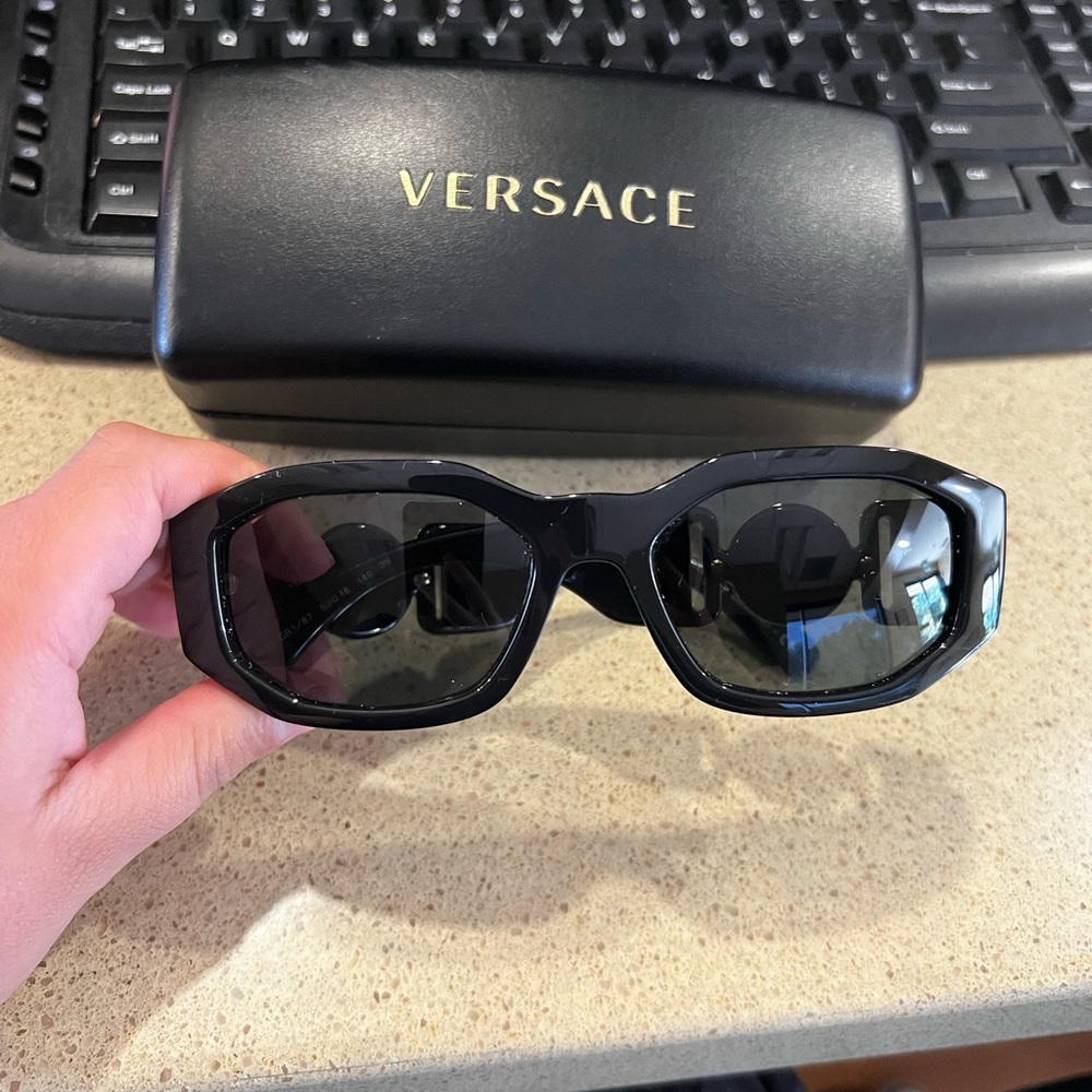 Versace Medusa glasses - Picture 1 of 5